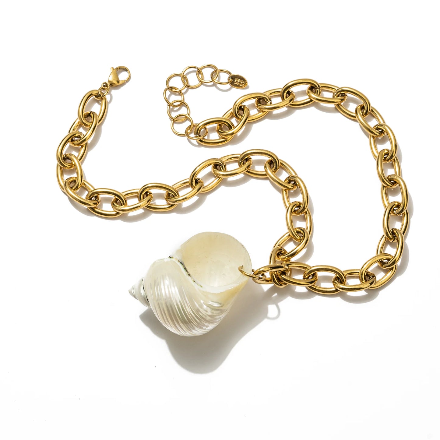 Brenda Grands Shell Necklace