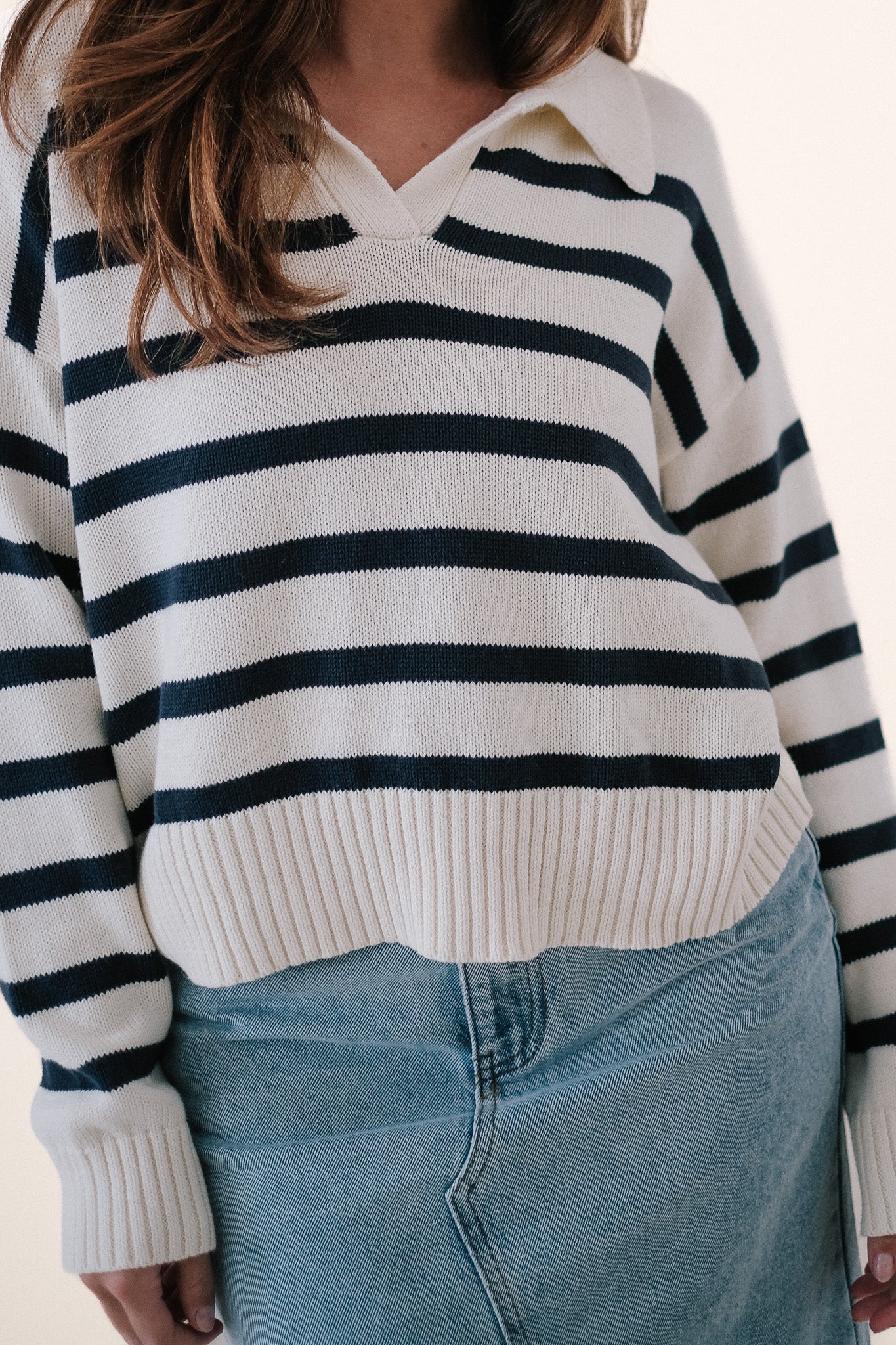 Bailey Boutique Rose Navy Sweater (L) Momni Maria Stripe – and Collared Cream