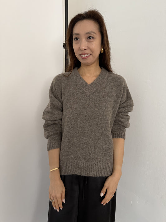 Priya Relaxed V-Neck Knit Pullover Sweater (Grey)