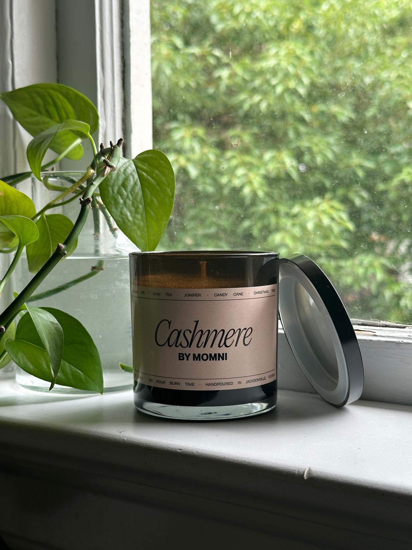 Momni Cashmere Candle