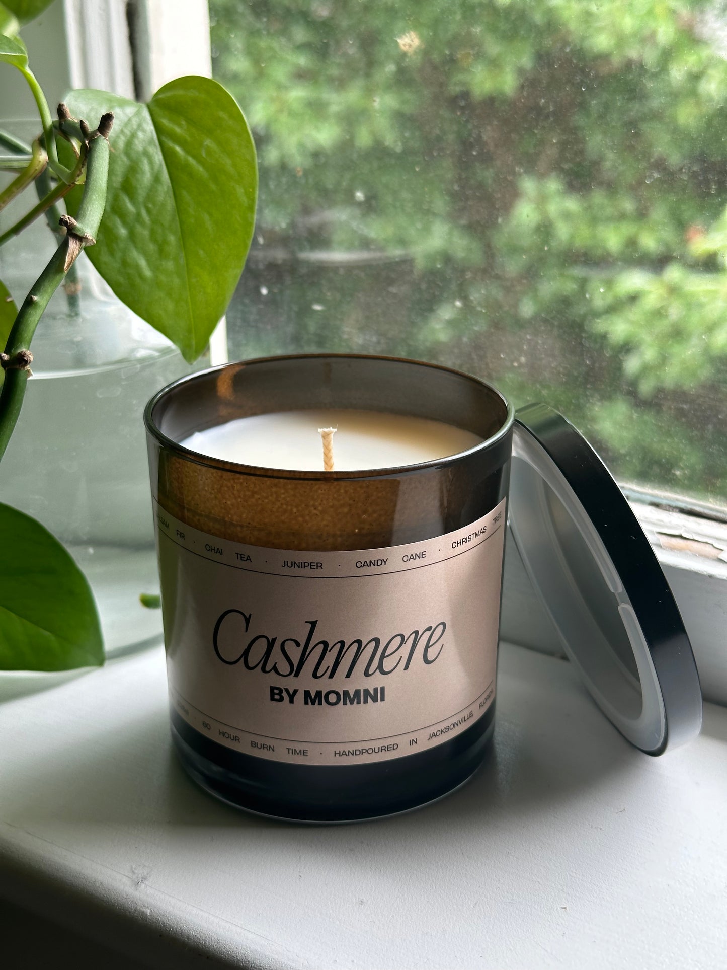 Momni Cashmere Candle