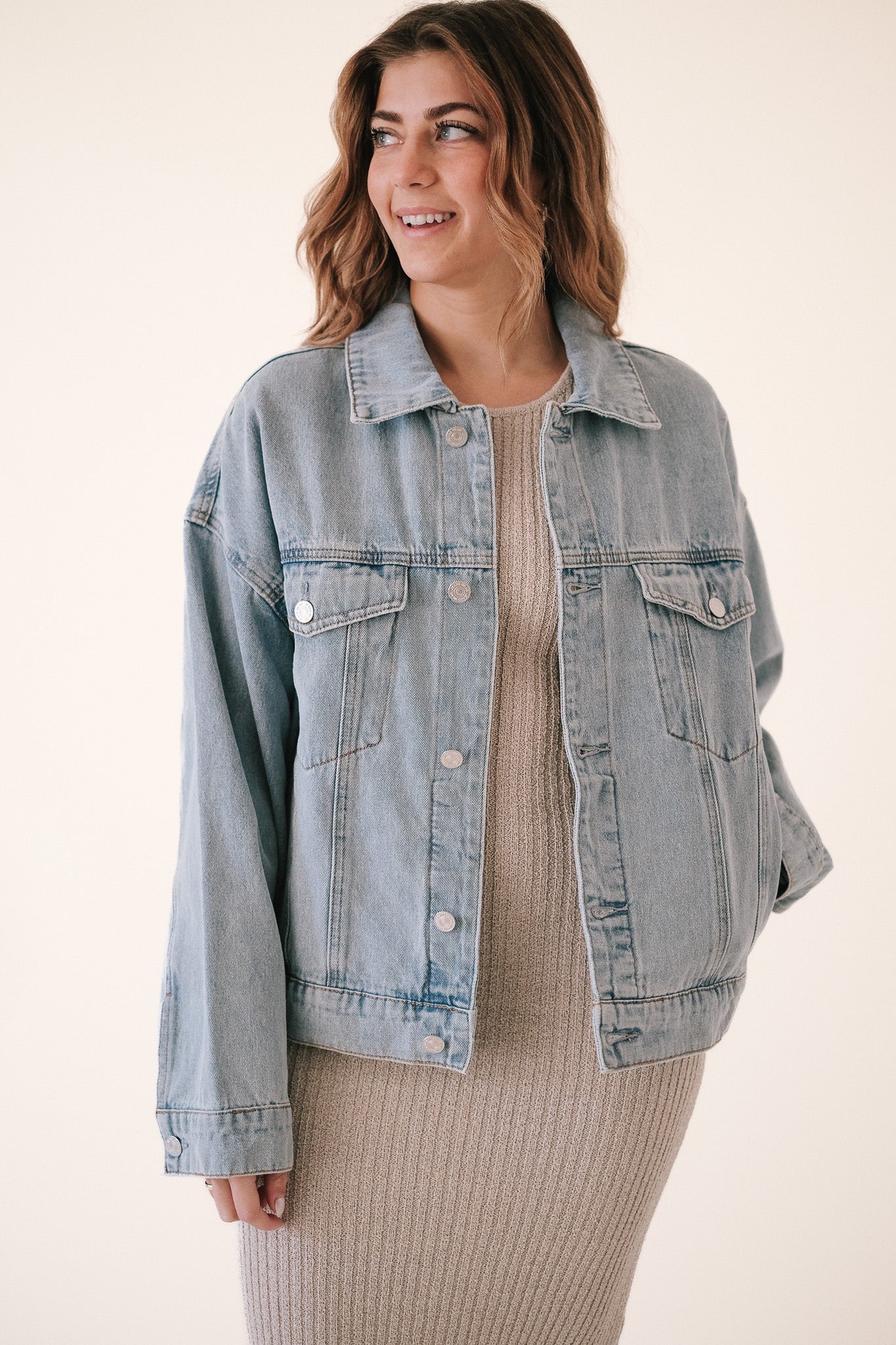 Jett Light Wash Denim Buttoned Jacket – Momni Boutique